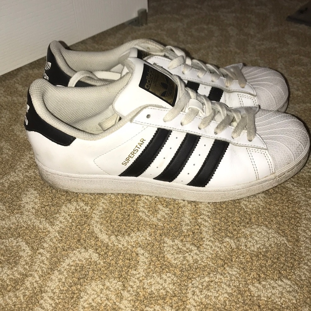 Adidas superstar size 9